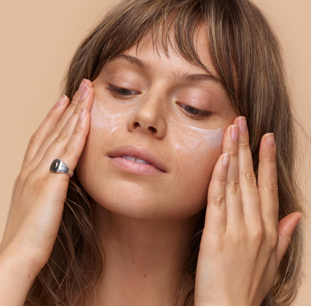 No fillers necessary. Our approach to skincare is to use clean, natural ingredients that are essential for noticeable results. We never add anything to our products unless it's absolutely necessary. That means no fillers: just potent, clean formulations for glowing happy skin.