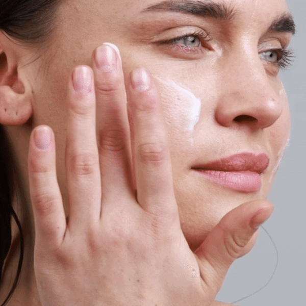 Hyaluronic Acid+ Water Cream model application.